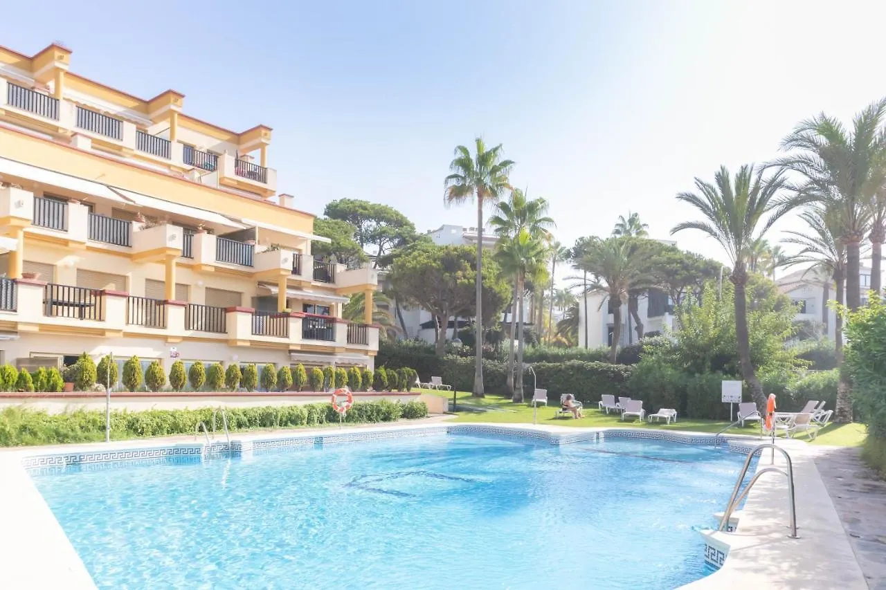 Romana Playa Beach Pool Paradise - Happy Rentals Marbella Apartment